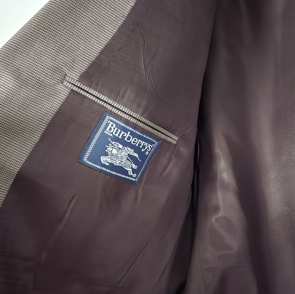 Burberry's Wool Suit Set - Picture 4 of 9